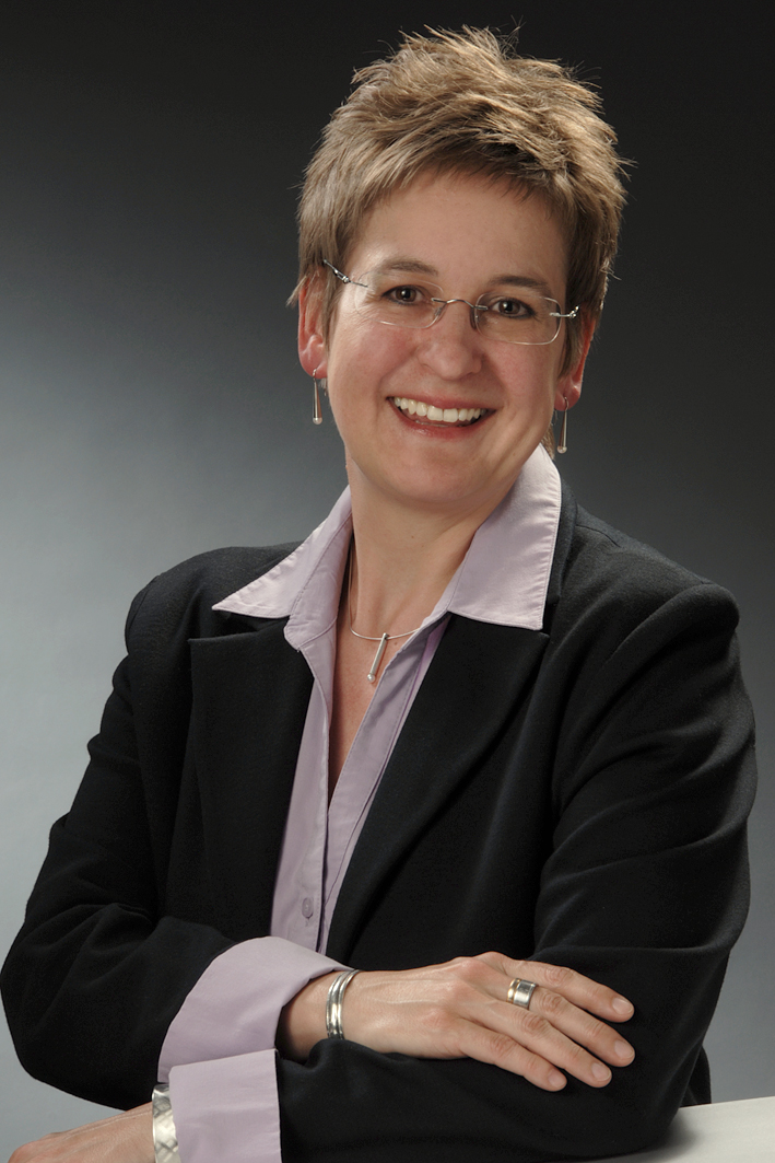 Dr. Julia Lindenmair